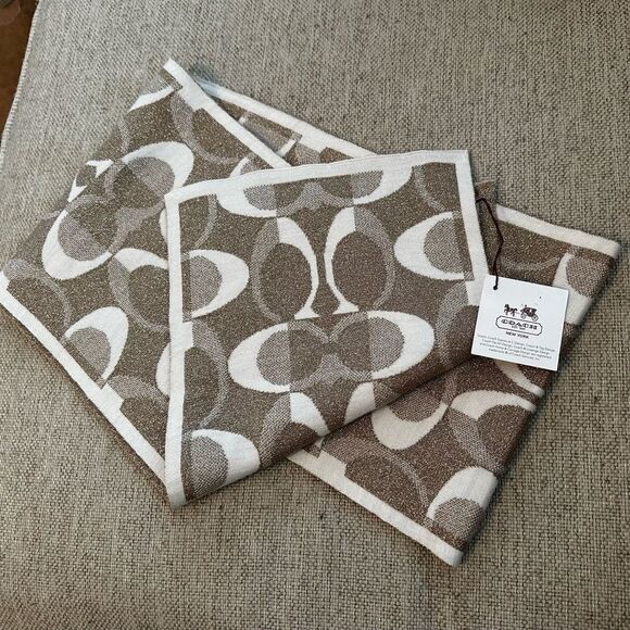 NWT Original Coach Signature CC Women's Reversible Scarf - Picture 1 of 9